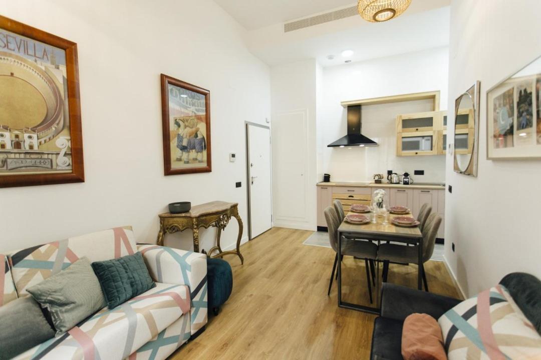 Modern With Seasonal Swimming Pool- 1Bd 1Bth- Goyeneta Apartment Севиля Екстериор снимка