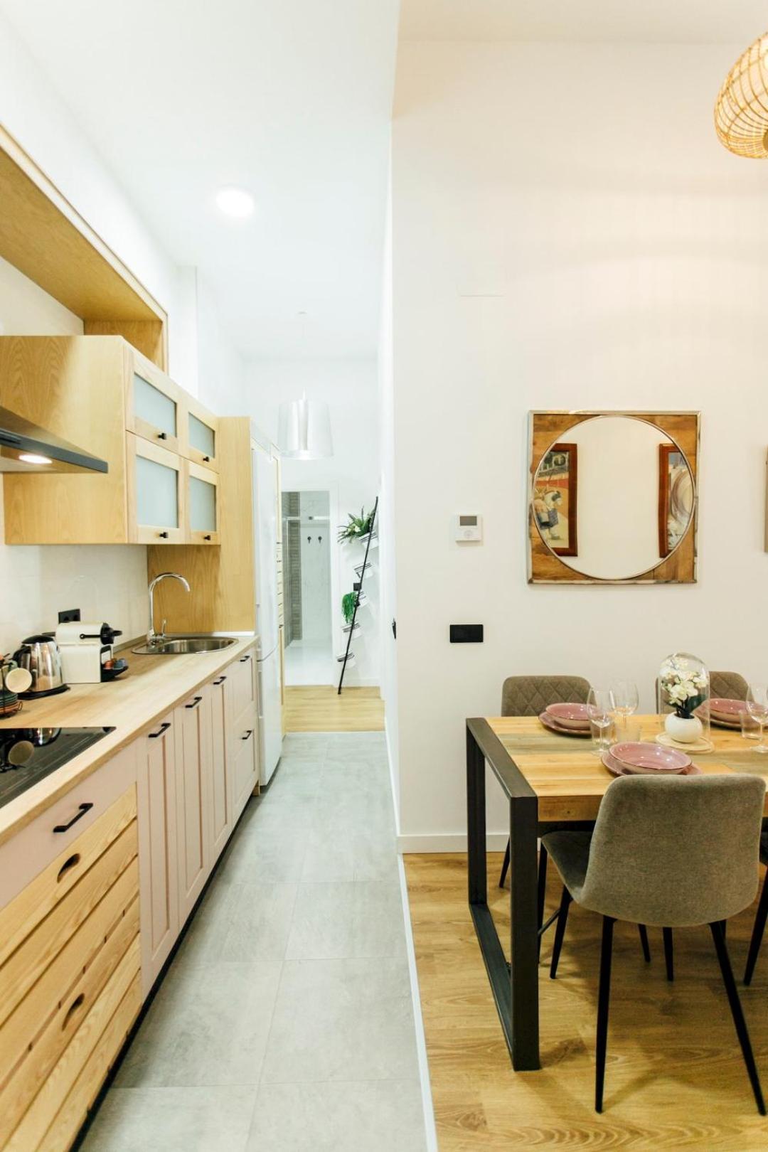 Modern With Seasonal Swimming Pool- 1Bd 1Bth- Goyeneta Apartment Севиля Екстериор снимка