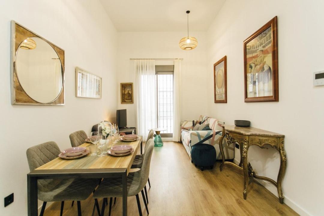 Modern With Seasonal Swimming Pool- 1Bd 1Bth- Goyeneta Apartment Севиля Екстериор снимка