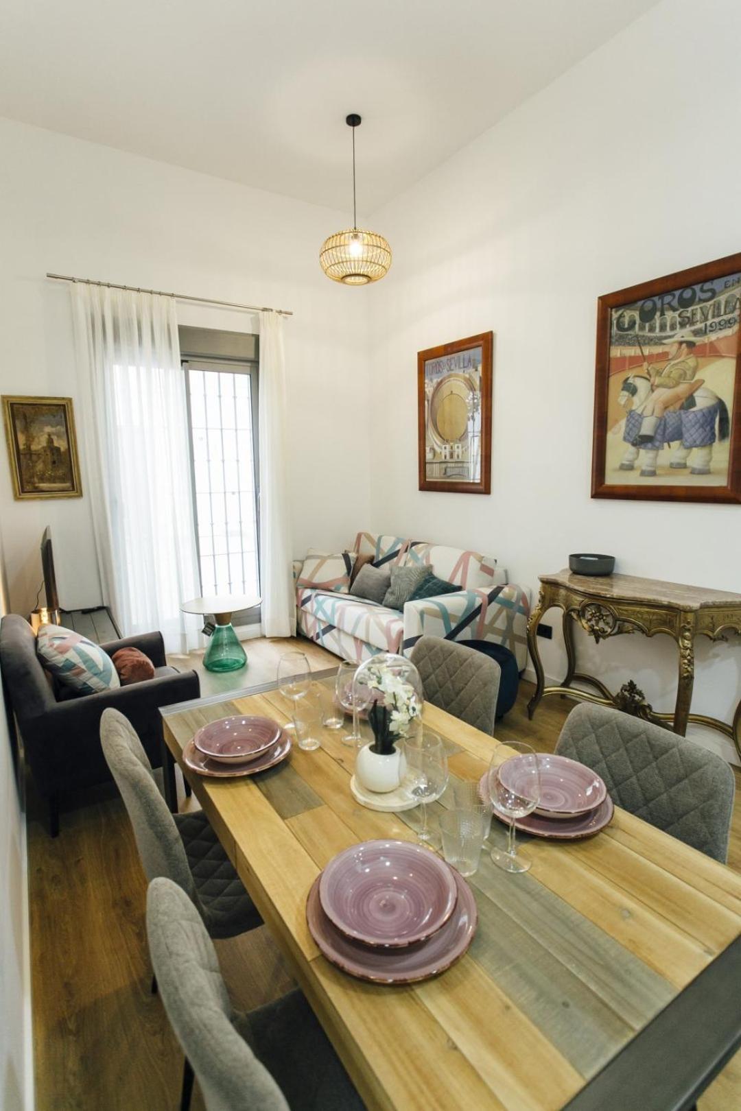 Modern With Seasonal Swimming Pool- 1Bd 1Bth- Goyeneta Apartment Севиля Екстериор снимка