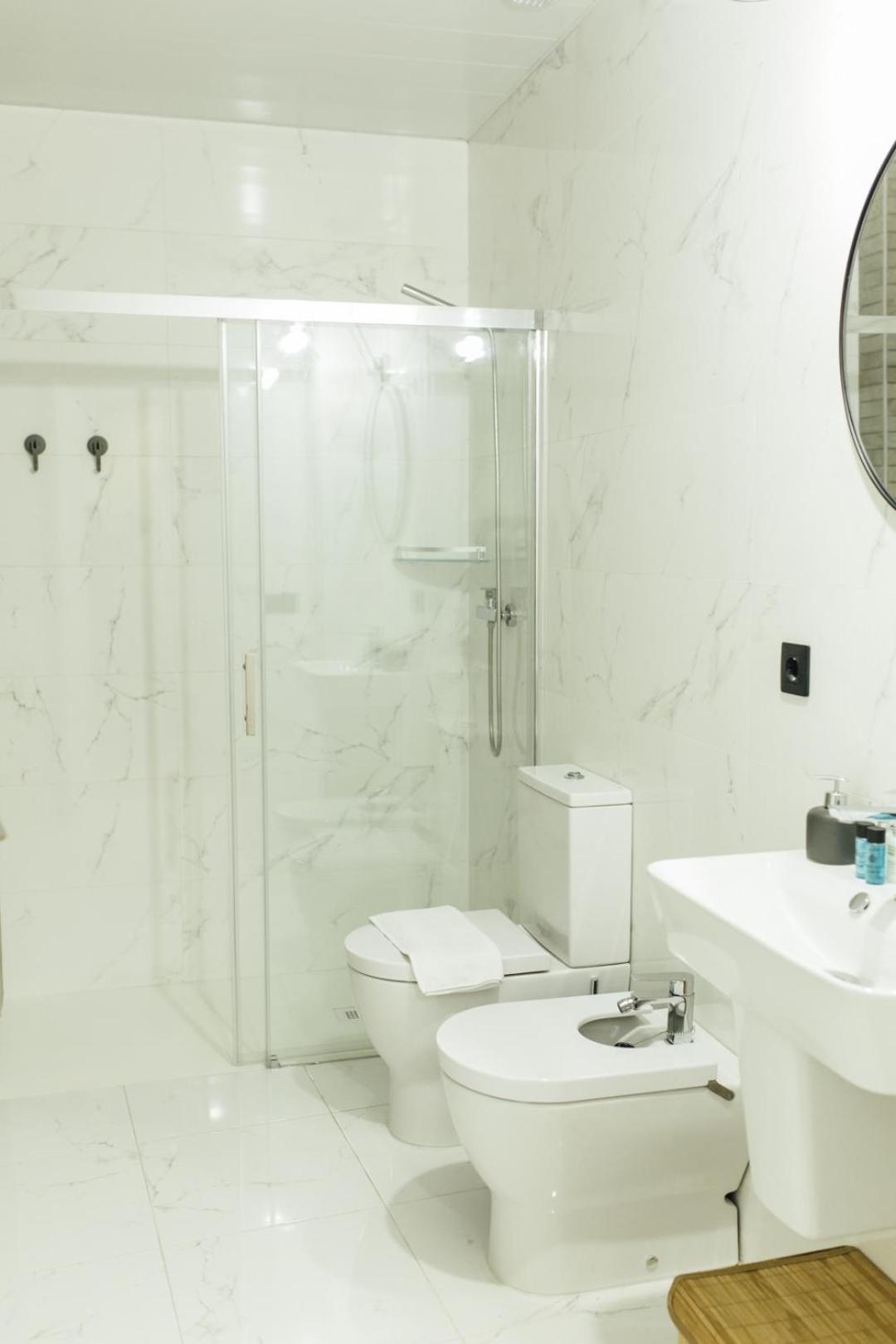Modern With Seasonal Swimming Pool- 1Bd 1Bth- Goyeneta Apartment Севиля Екстериор снимка