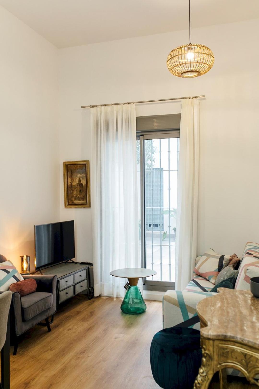 Modern With Seasonal Swimming Pool- 1Bd 1Bth- Goyeneta Apartment Севиля Екстериор снимка